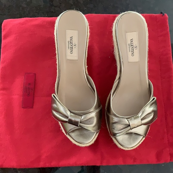 Valentino Garavani Mena Bow Espadrille Wedges - Picture 8 of 11